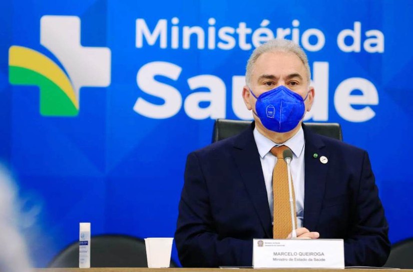 Queiroga critica estados por aplicar vacinas em jovens sem autorização da Anvisa