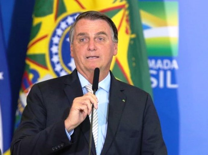 Bolsonaro chama de 'estado de sítio' toque de recolher no DF e diz que só ele poderia adotar medida