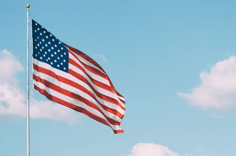 Dívida dos EUA supera US$ 40 tri após dobrar nos governos Trump e Biden