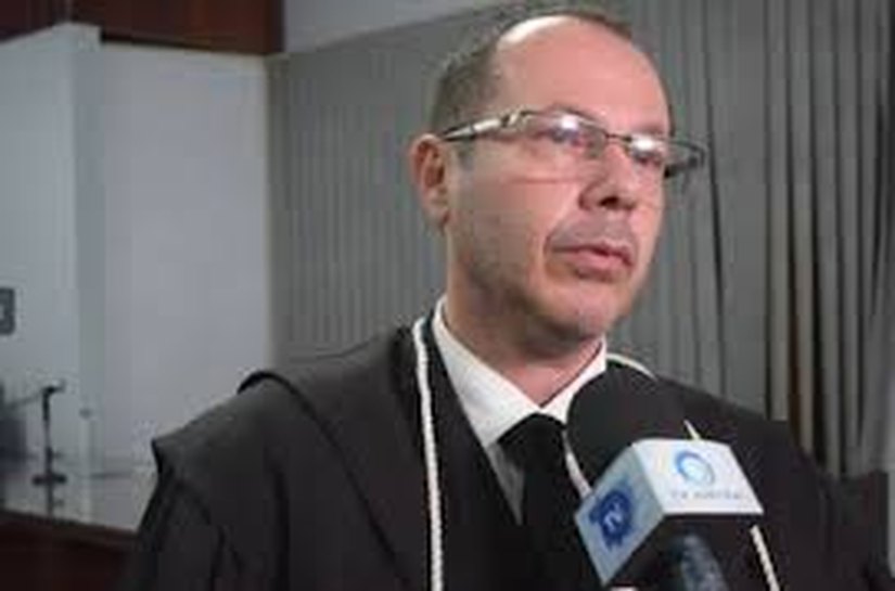CNJ abre investigação e mantém afastamento de Juiz de MT 'subserviente' a lobista dos tribunais