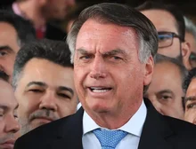 Bolsonaro nega tentativa de fuga e pede revogação da prisão domiciliar