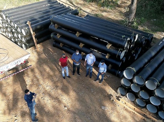 Veja fotos e vídeo: Kalil revela investimentos de R$ 74 milhões e mostra a aquisição de tubos de água para a nova ETA do grande Cristo Rei