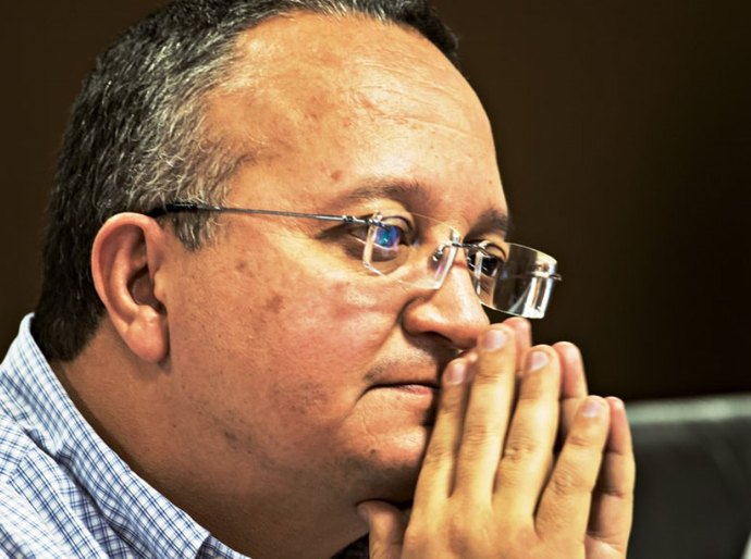 Covid 19 ‘ataca’ Pedro Taques de 52, que já está com os pulmões comprometidos
