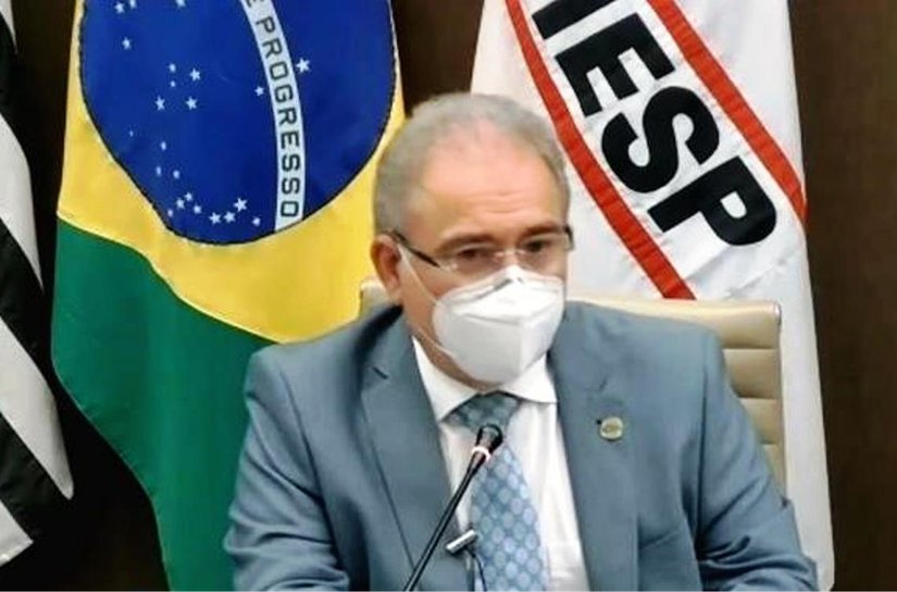 Brasil vai assinar acordo por mais de 100 milhões de doses da Pfizer