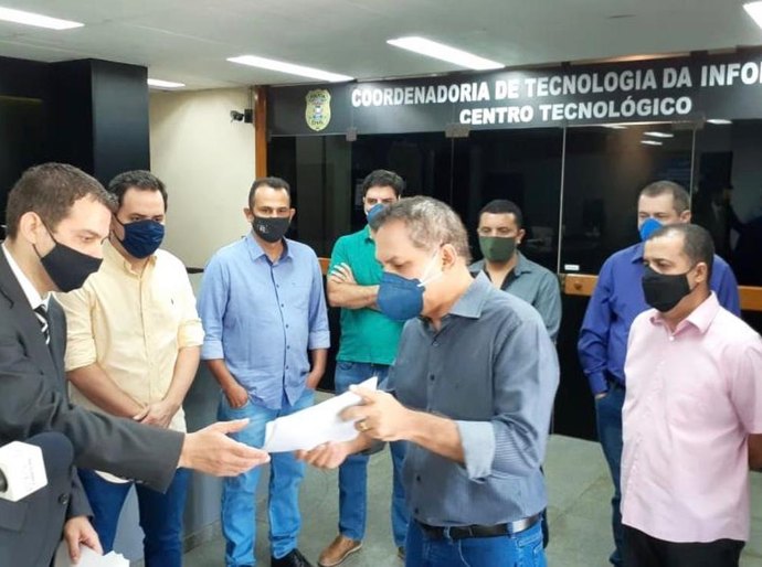 Vereadores de Cuiabá pedem investigação contra Emanuel e seu chefe de gabinete por promoverem Fake News na rede social