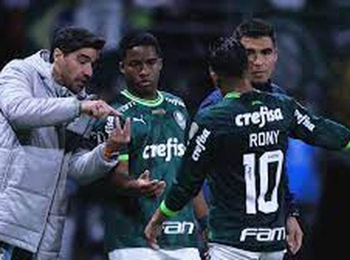 Palmeiras avança na Libertadores batendo recordes e mais recordes