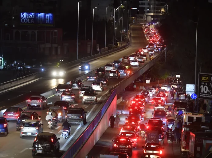 Milhares de civis fogem do Líbano após ataques de Israel