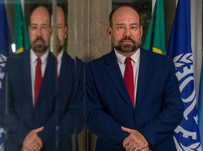Trabalhadores de apps: 'Não é possível que tecnologias do século 21 coexistam com condições do século 19', diz diretor da OIT