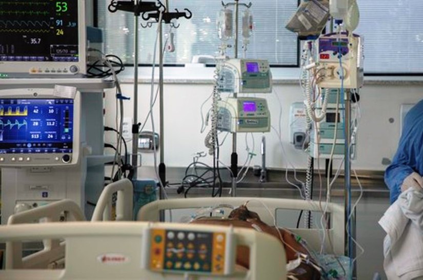 Casos e mortes por coronavírus no Brasil em 16 de agosto, segundo consórcio de veículos de imprensa