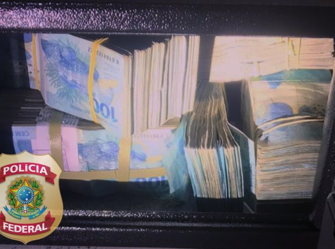 PF realiza operação contra desembargador e filho, suspeitos de envolvimento com organização criminosa em Belo Horizonte