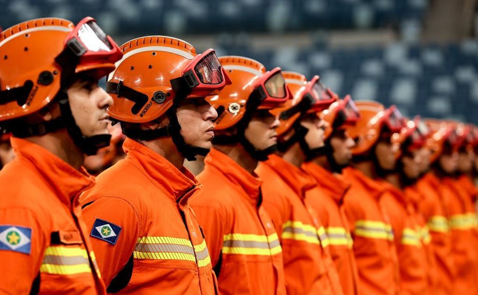 Governo de MT promove 513 praças e oficiais e entrega viaturas ao Corpo de Bombeiros nesta terça-feira,2