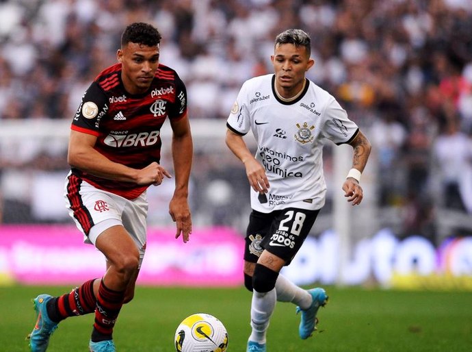 Corinthians x Flamengo abre quartas da Copa Libertadores nesta terça