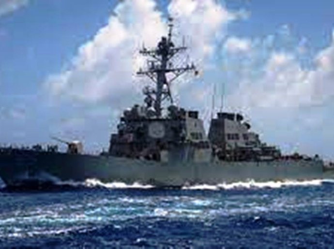 China “afasta” navio dos EUA que navegou próximo a ilhas disputadas