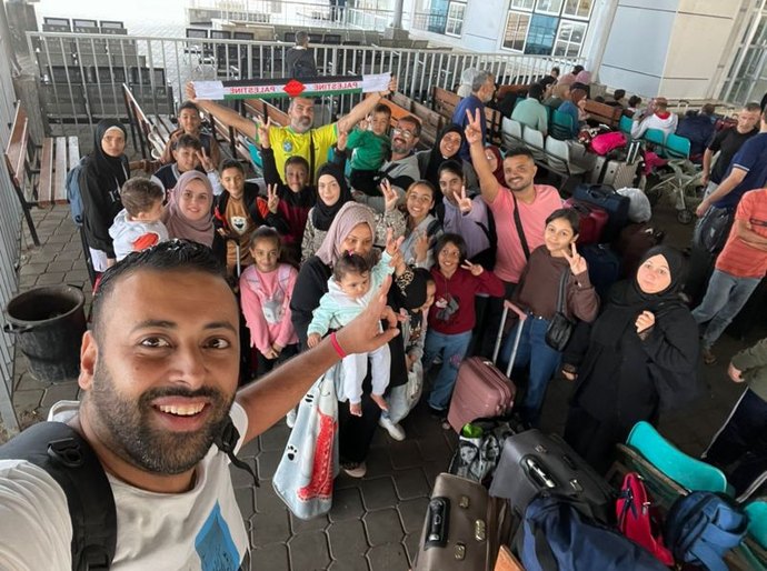 Brasileiros deixam Gaza e aguardam no Egito voo de repatriação