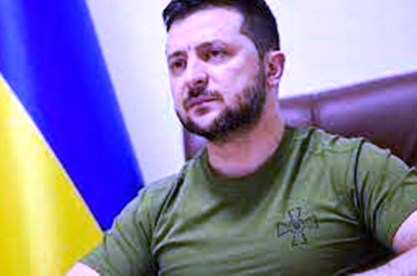“Guerra vai terminar com diplomacia”, diz Zelensky em aniversário de 3 anos no poder