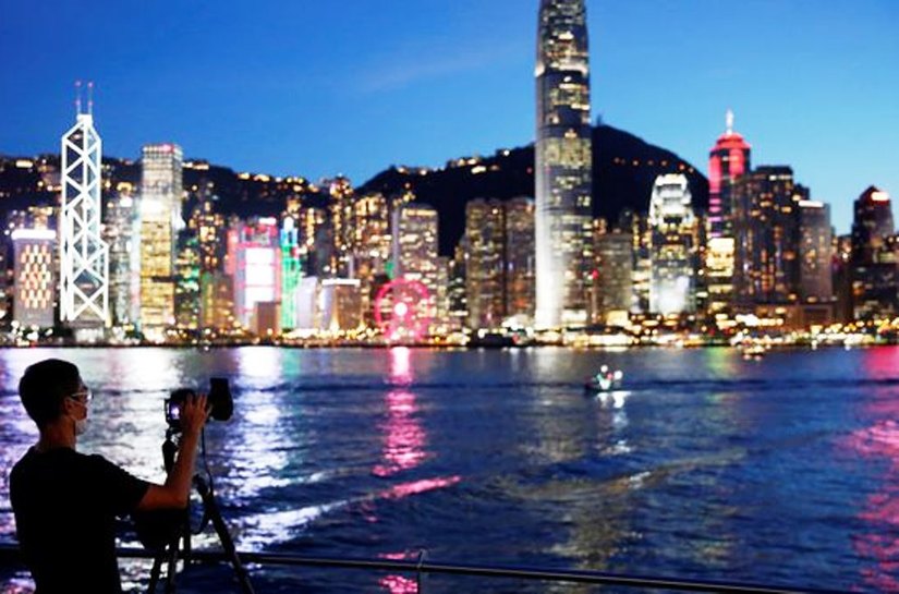 Cientistas de Hong Kong relatam primeiro caso de reinfecção por diferente cepa do coronavírus