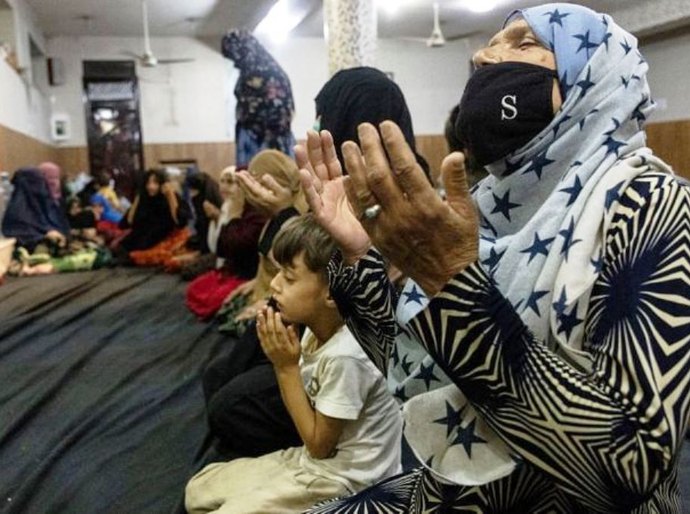 Afeganistão: Talebã entra em Cabul 'por todos os lados'