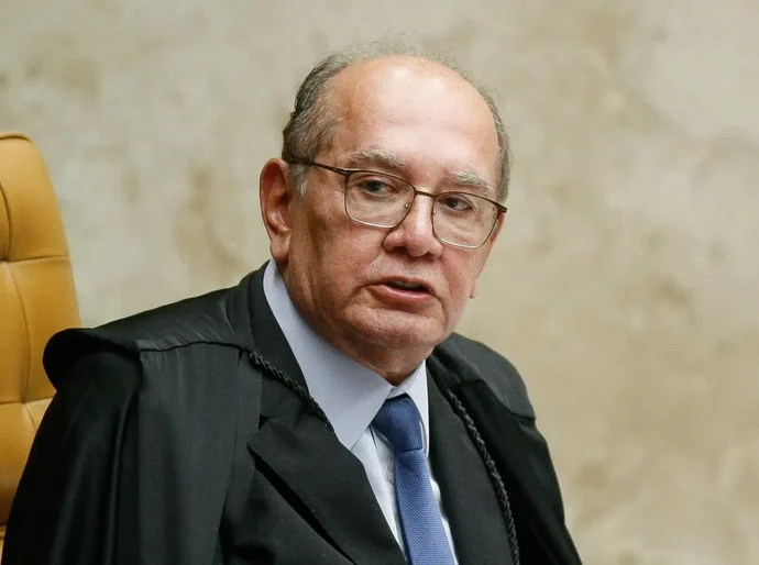 Gilmar Mendes determina que Globo inclua Renan Santos em debate