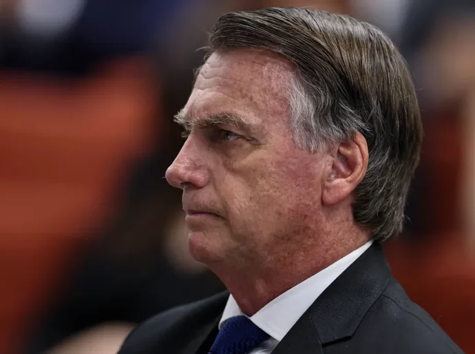 Moraes vota para condenar Bolsonaro e outros sete réus por plano de golpe