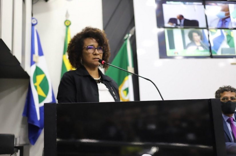 MP denuncia Edna Sampaio por uso ilegal de verba e pede R$ 40 mil de ressarcimento