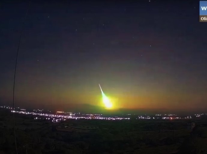 Passagem de meteoro clareia céu e “noite vira dia” no Nordeste; veja vídeo