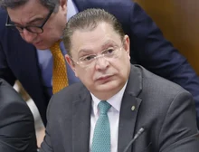 Operação mira nomes ligados a Sóstenes Cavalcante, líder do PL na Câmara
