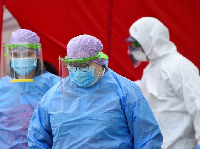 Em três anos de pandemia de covid-19, ciência e vírus evoluíram