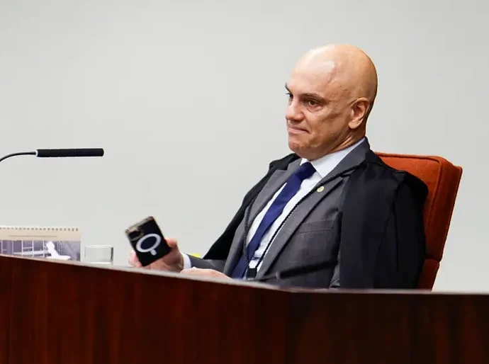 Os novos indícios que ligam o número de telefone salvo por Daniel Vorcaro a Alexandre de Moraes