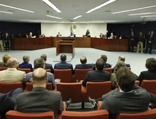 STF terá sessões extras para julgamento de Bolsonaro