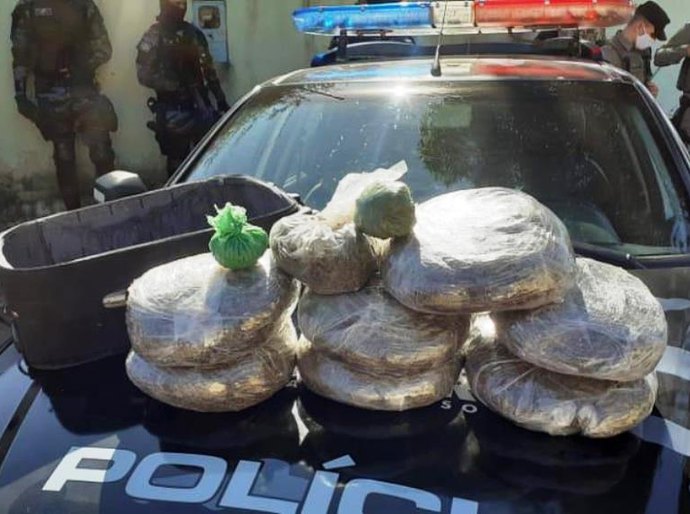 Ação conjunta entre policiais de MT e GO apreende 8 kg da droga Skank
