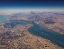 Irã confirma acordo com os EUA e indica reabertura do Estreito de Ormuz