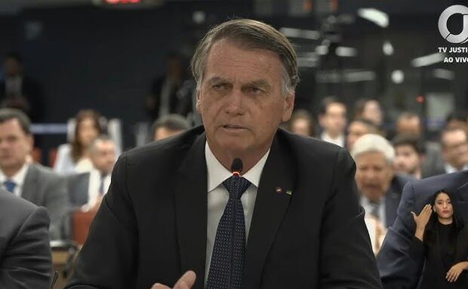 Bolsonaro decide não ir a julgamento, diz defesa