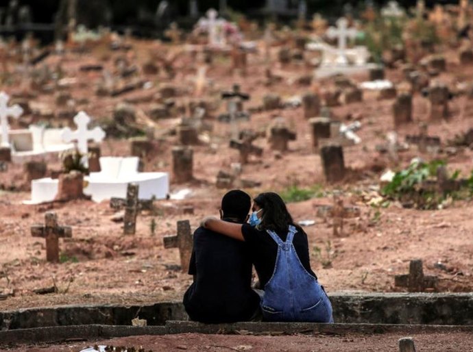 Governo deixou de gastar 80,7 bilhões de reais destinados à pandemia em 2020, diz estudo