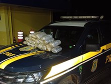 Polícia Civil e PRF apreendem 20 tabletes de maconha transportados em veículo na BR-070 em Cáceres, MT