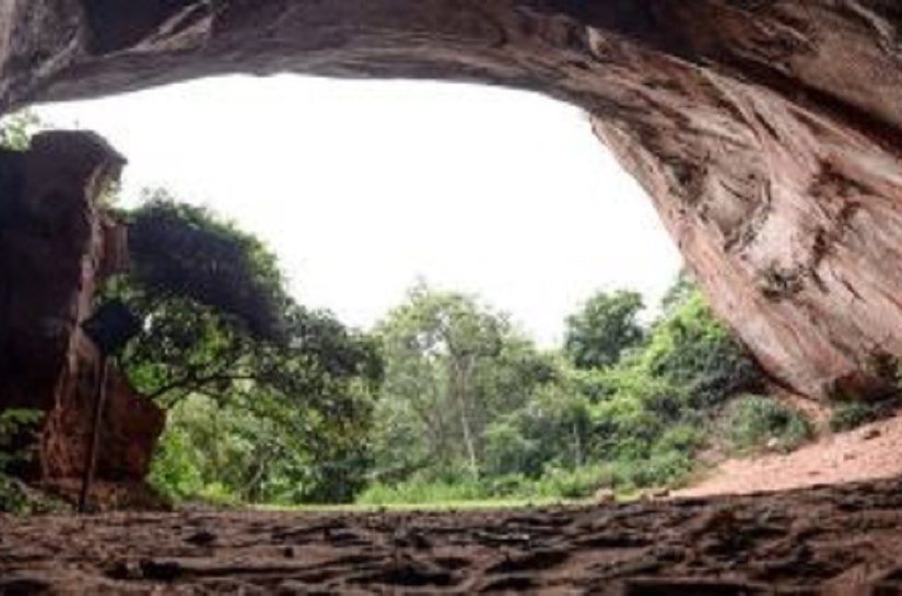 Bombeiros ficam soterrados em desabamento de gruta no interior de São Paulo