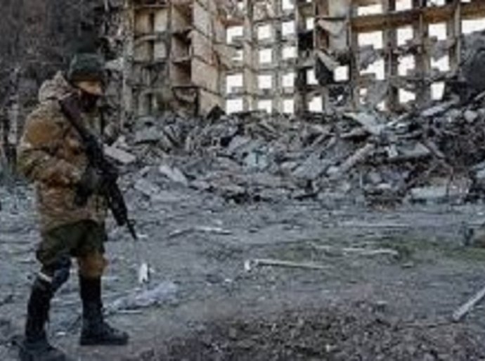 Reino Unido diz que Rússia busca reforçar seu exército após aumento de perdas