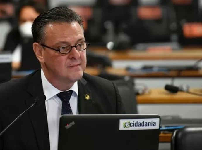 Fávaro vota contra PEC que limita poderes do STF; Jaime e Wellington votaram a favor