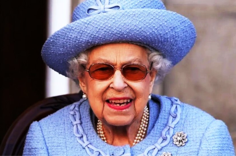 Príncipes William, Andrew e Edward chegam à Escócia para acompanhar Elizabeth II
