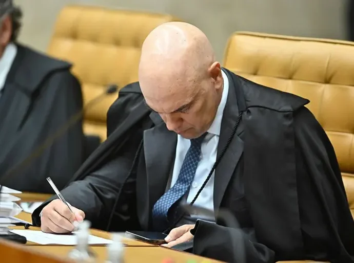 Moraes censura críticos e Brasil tem 'golpe de Estado' no Supremo, diz colunista conservadora do WSJ