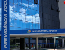 INSS é condenado a indenizar aposentada e governo teme efeito-cascata