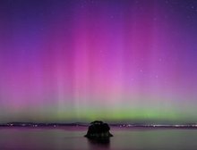 Auroras iluminam o céu durante rara tempestade solar; veja fotos