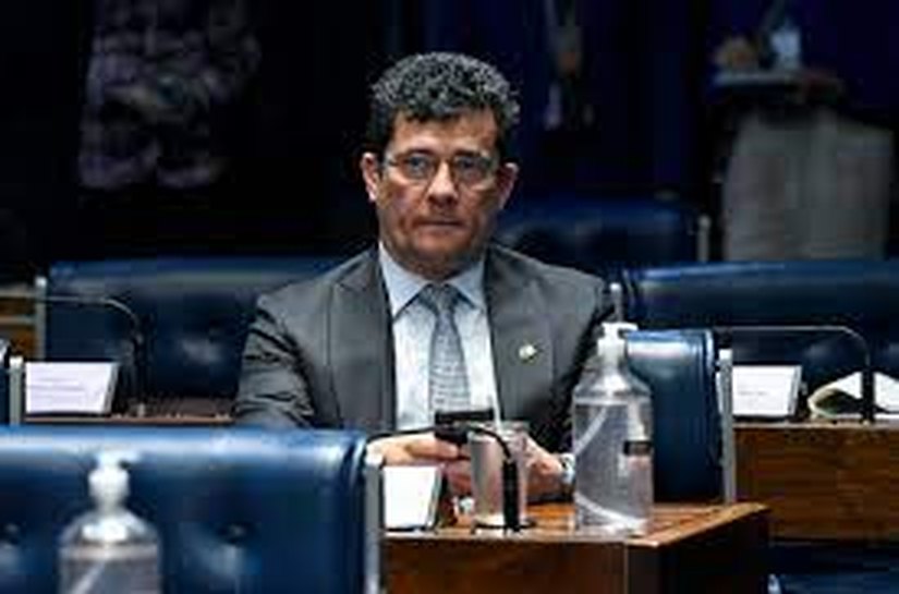 Em CPI, Delgatti e Moro batem boca; hacker diz que senador é 'criminoso contumaz', e é chamado de 'bandido'