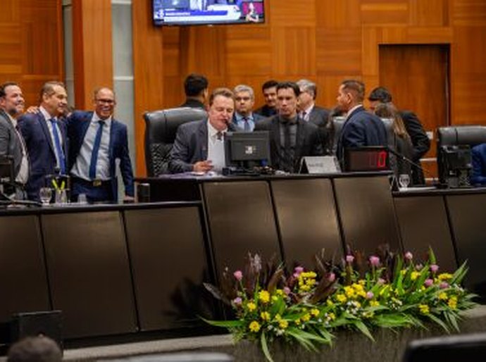 Deputados aprovam promoção excepcional de subtenentes da PM em sessão após abertura do ano legislativo