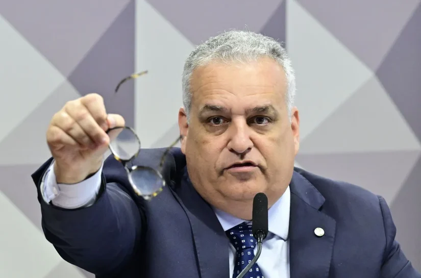 CPMI do INSS: relator pede indiciamento de mais de 200 pessoas, incluindo 'Lulinha' e ex-ministros de Lula e Bolsonaro