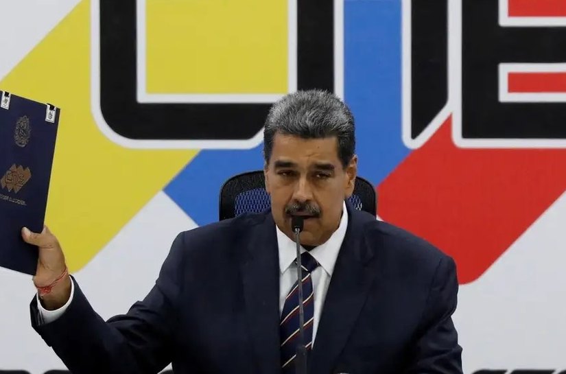 Maduro entrega atas eleitorais do seu partido à Justiça da Venezuela