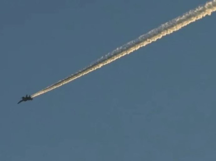 Aeronaves chinesas cruzam linha mediana do Estreito de Taiwan, diz Defesa local