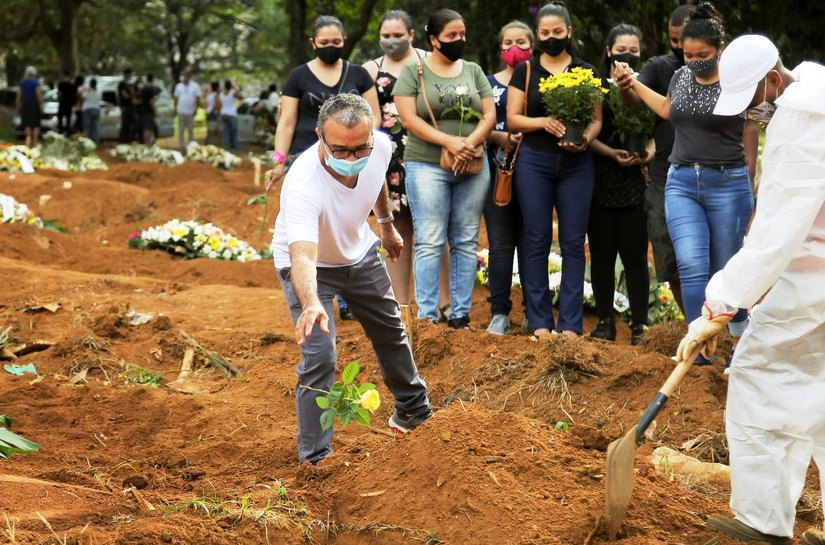 Brasil registra 1.657 mortes por Covid-19 e mais 42.980 casos da doença em 24 h