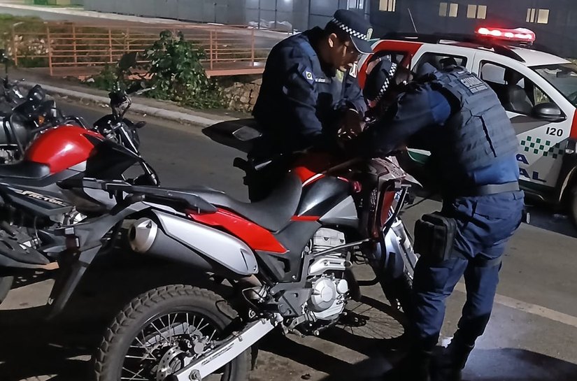 Veja Fotos e Vídeo: Guarda Municipal de Várzea Grande recupera moto roubada em Cuiabá minutos após o crime