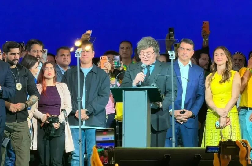 Milei chama Lula de 'presidiário' e pede Flávio contra 'tragédia econômica'