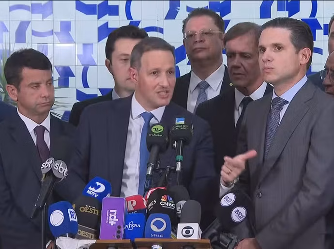 Derrite diz que vai manter competências da Polícia Federal em novo texto antifacção